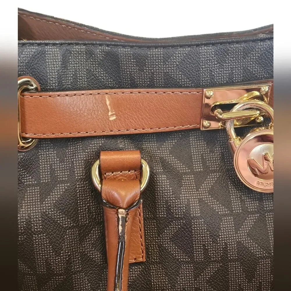 Michael Kors Hamilton Signature Tote - Picture 5 of 8
